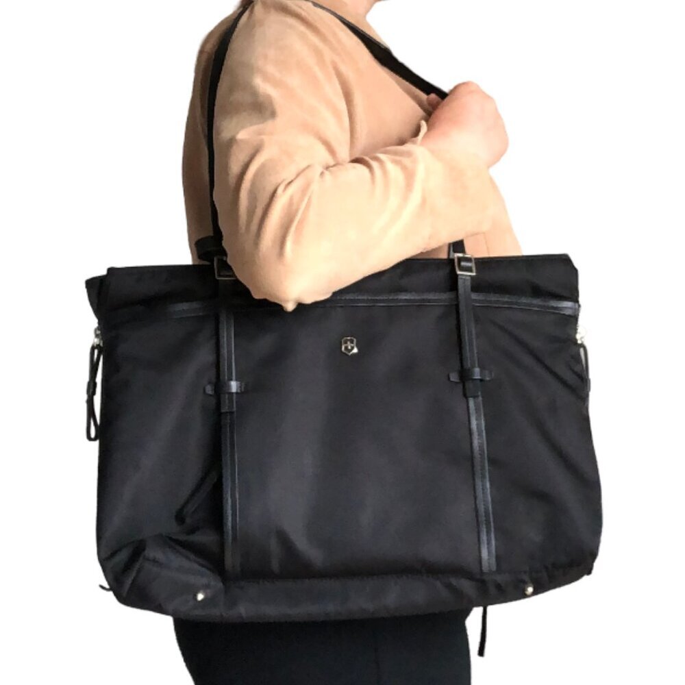Victorinox Victoria Black Expandable Carry-all Business Laptop Tote Slide-On